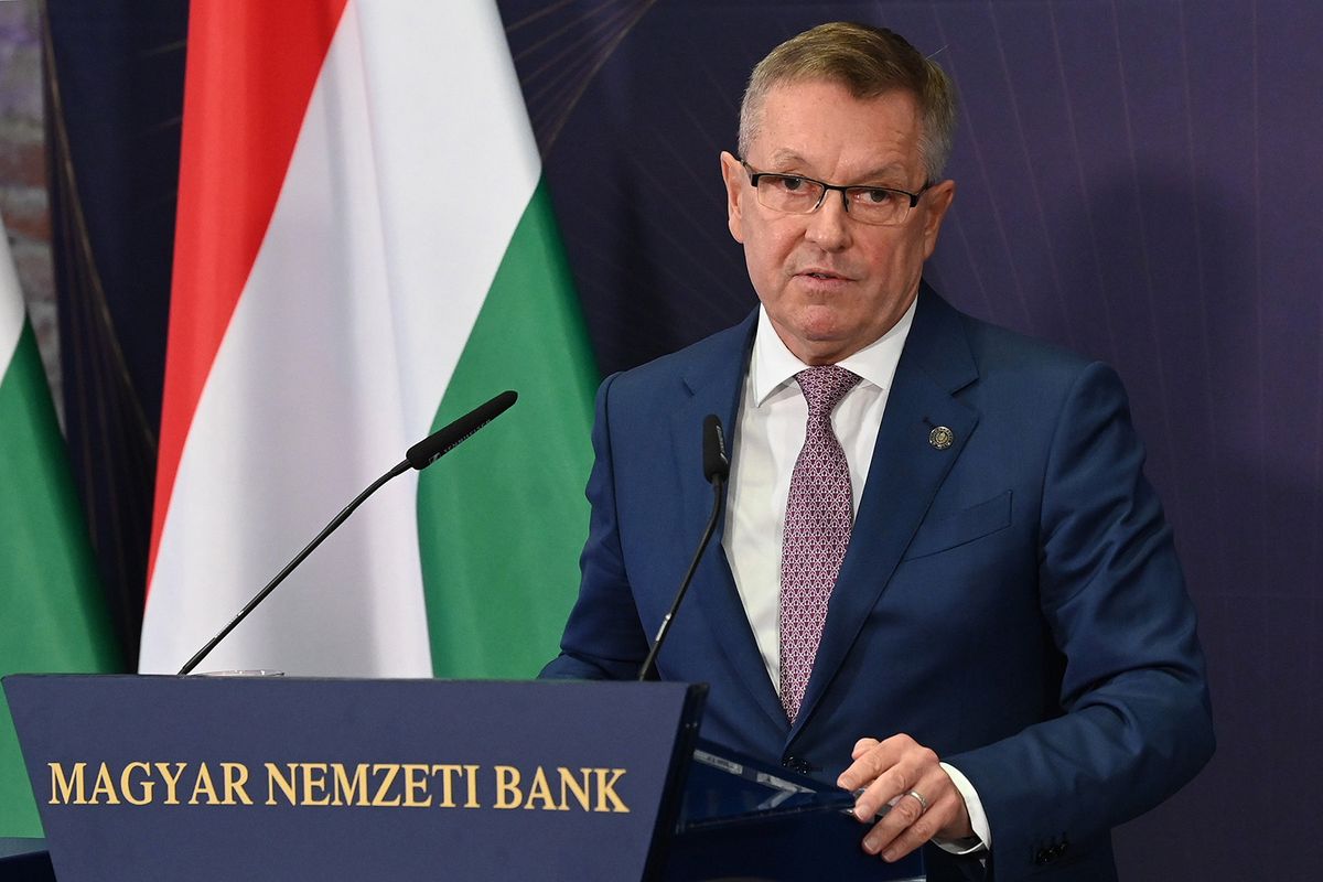 Budapest, 2023. január 19.Matolcsy György, a Magyar Nemzeti Bank (MNB) elnöke beszédet mond Wekerle Sándor Kárpát-medencei Gazdasági-díj nagydíj és Wekerle Sándor Kárpát-medencei Gazdasági-díj junior fokozatának átadóünnepségén a fővárosban, a Magyar Nemzeti Bank Bölcs Vár épületében 2023. január 19-én. Csák János kulturális és innovációs miniszter kapta a Wekerle Sándor Kárpát-medencei Gazdasági-díj nagydíj fokozatát. A díjat a Fejér Megyei Kereskedelmi és Iparkamara alapította, az elismerés gondozását a Magyar Nemzeti Bank 2019-ben vette át.MTI/Máthé Zoltán