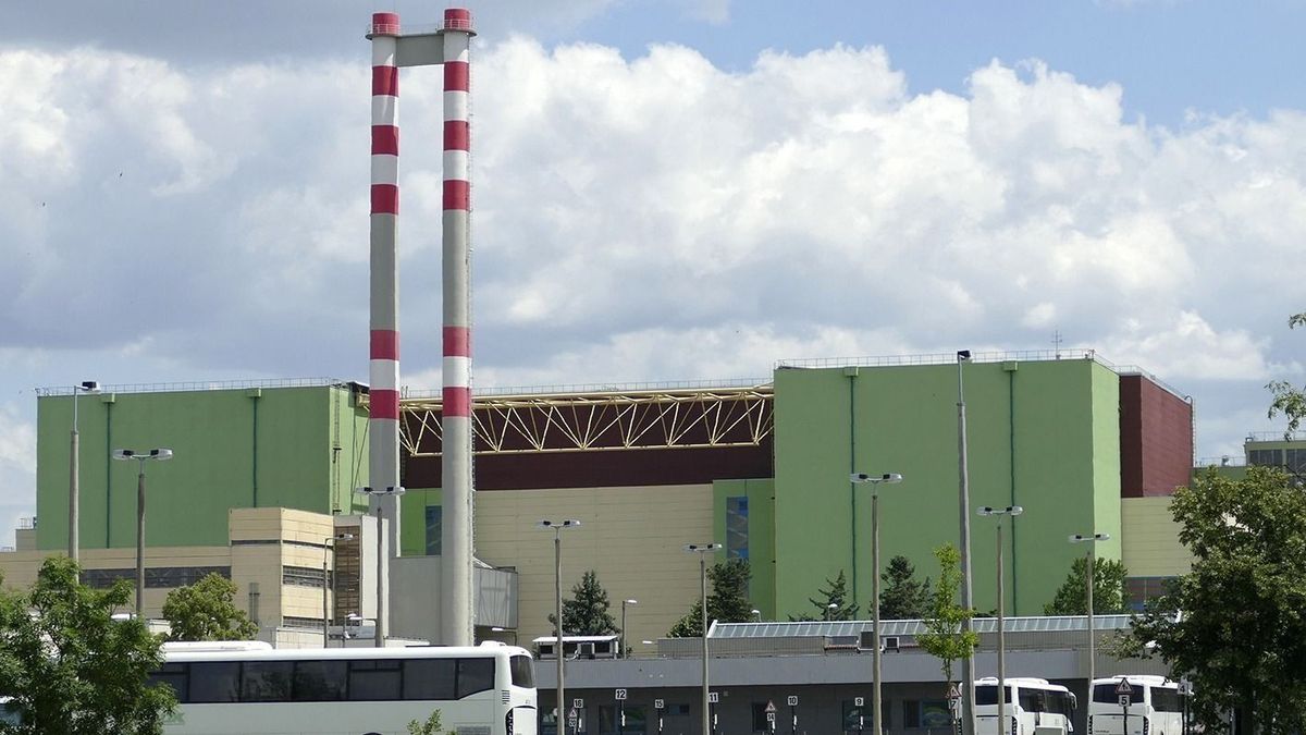 Meleg hűtővízzel kevesebb áramot ad az atomerőmű, leállítva semennyit