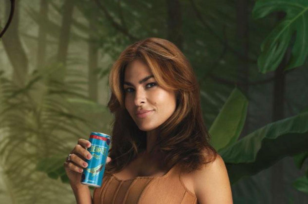 Eva Mendes, Floewater