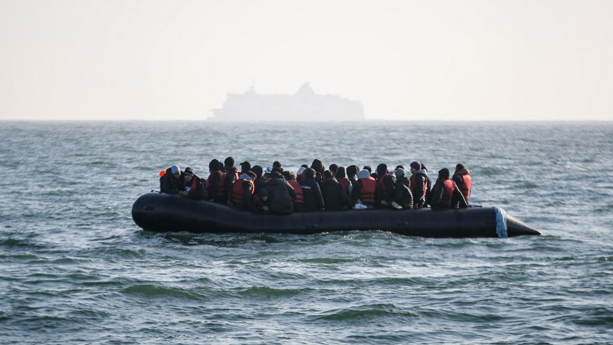 Forrnak az indulatok Angliában: csökkentenék a menekültek számát a britek