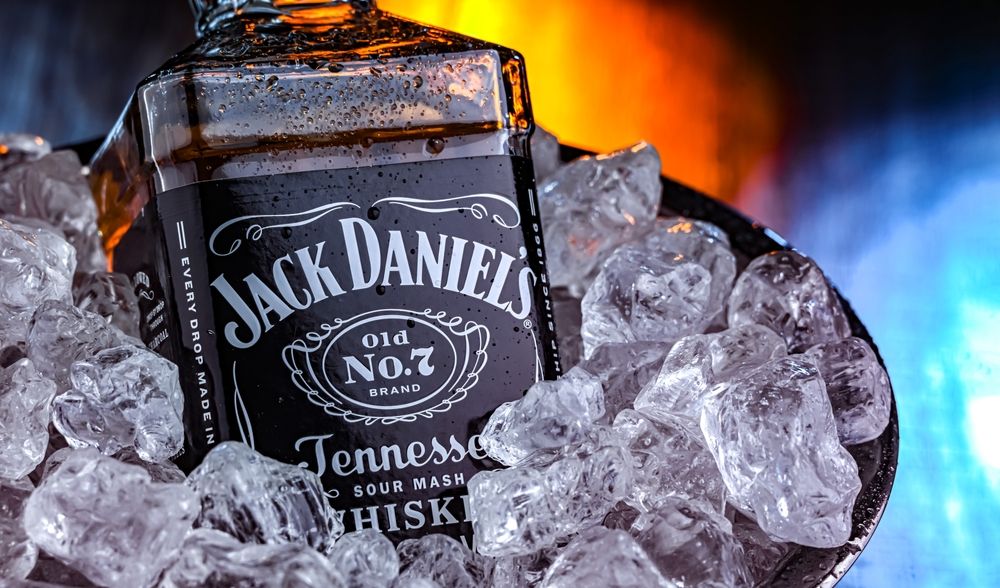 Poznan,,Pol,-,Feb,28,,2024:,Bottle,Of,Jack,Daniel's,
A Jack Daniel's whisky gyártója, a Brown-Forman hatra fordulatot vett és elvetette eddigi, munkakultúrabeli prioritásait. 