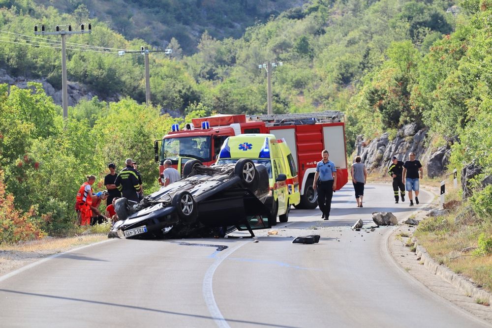 Vrgorac,,Croatia,,23.08.2023.,Traffic,Accident,,Overturned,Car,On,The,Road
A halállal végződött közúti balesetek top 10-es fekete listája élén áll Románia, Bulgária, Horvátország és Olaszország.