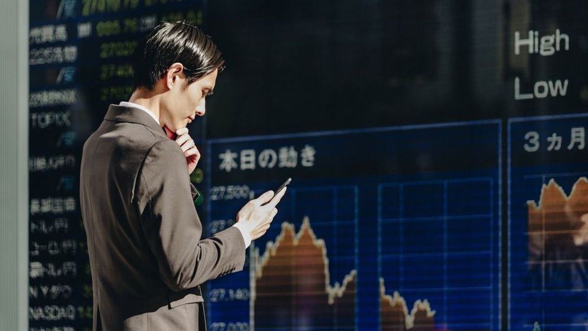 Szárnyal a jen, mélyben harcsázik a Nikkei - sírba viszi a tokiói tőzsdét a Fed óvatoskodása