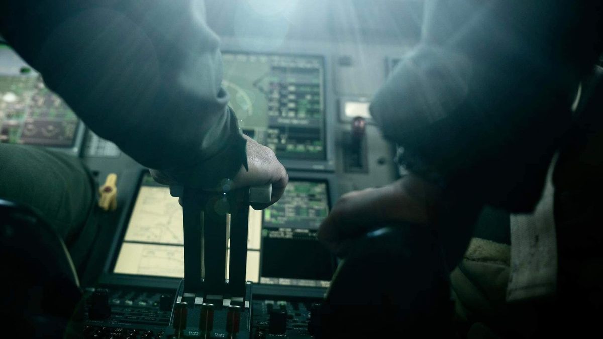 Honvédelmi géppel tértek haza magyarok a háború szélére sodródott Libanonból