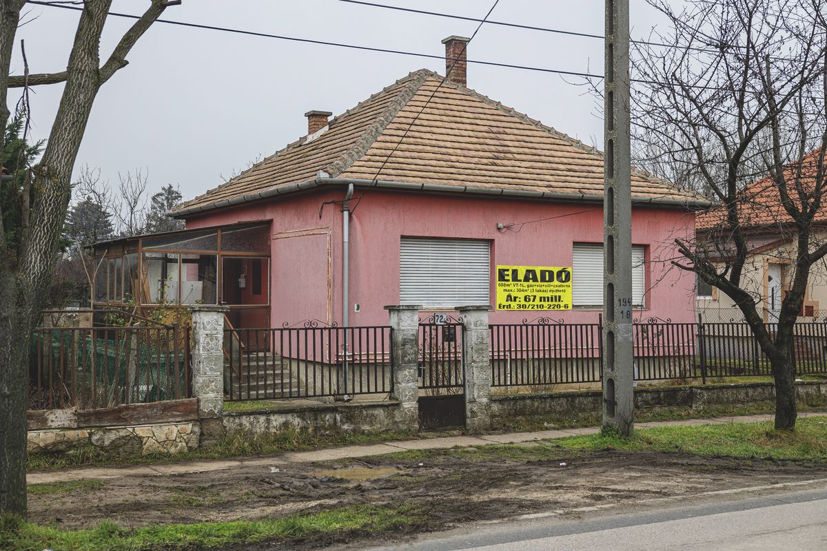 Eladó ház Érd-4, lakás