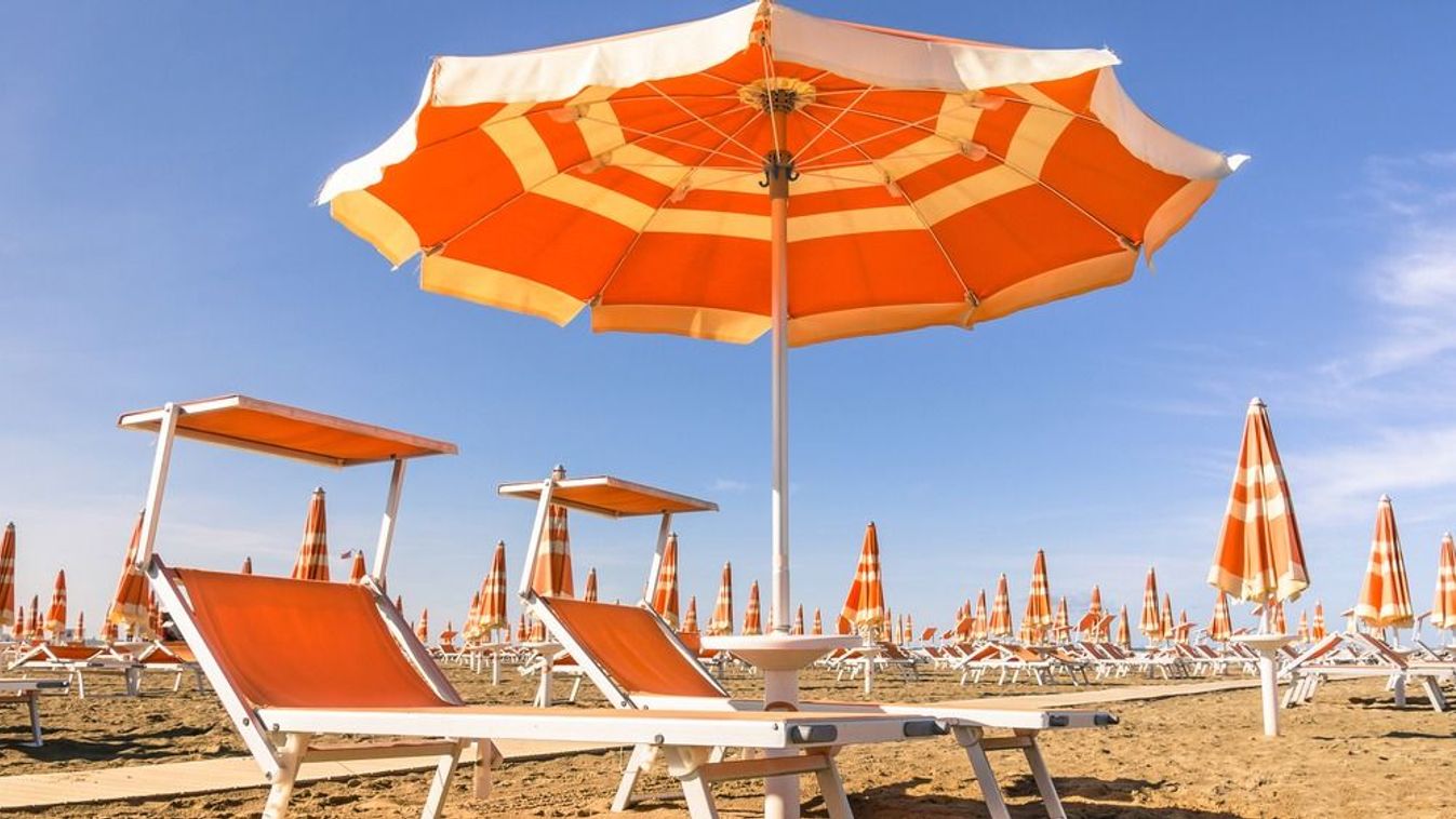 Beach,Umbrellas,At,The,Beginning,Of,The,Season,-,Rimini