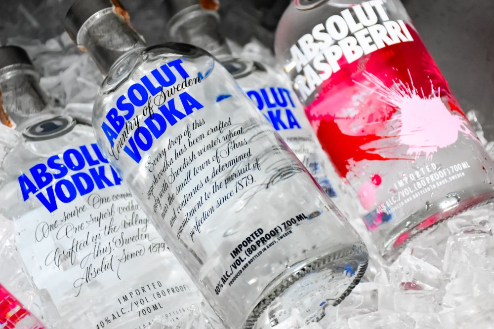 Pernod Ricard, Absolut Vodka, szeszes ital, Ayutthaya,-,Thailand,,14/10/2019:,Vodka,Brand,Absolut,Vodka,Bottles,Made