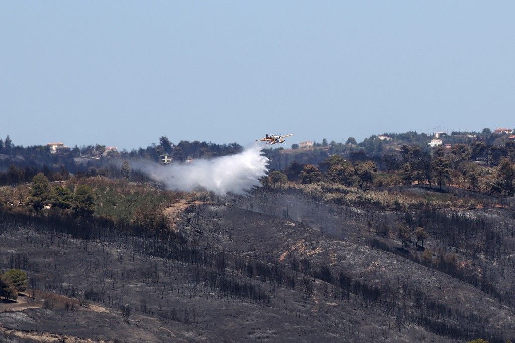 Firefighting air vehicles send by Turkiye to help Greece for massive wildfire are on duty
tűz Athén
görög