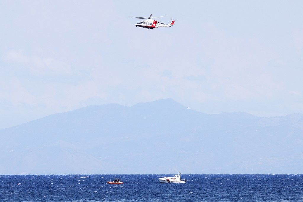 1 dead, 6 missing, 15 rescued after yacht sinks off Italian coast