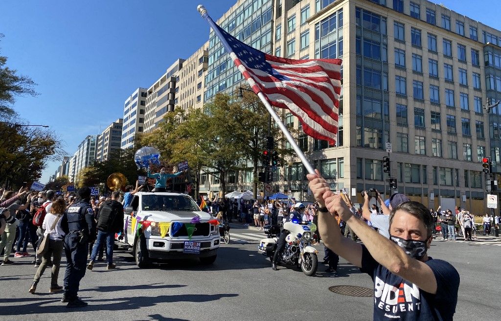 akcióterv People celebrate after Biden declared winner