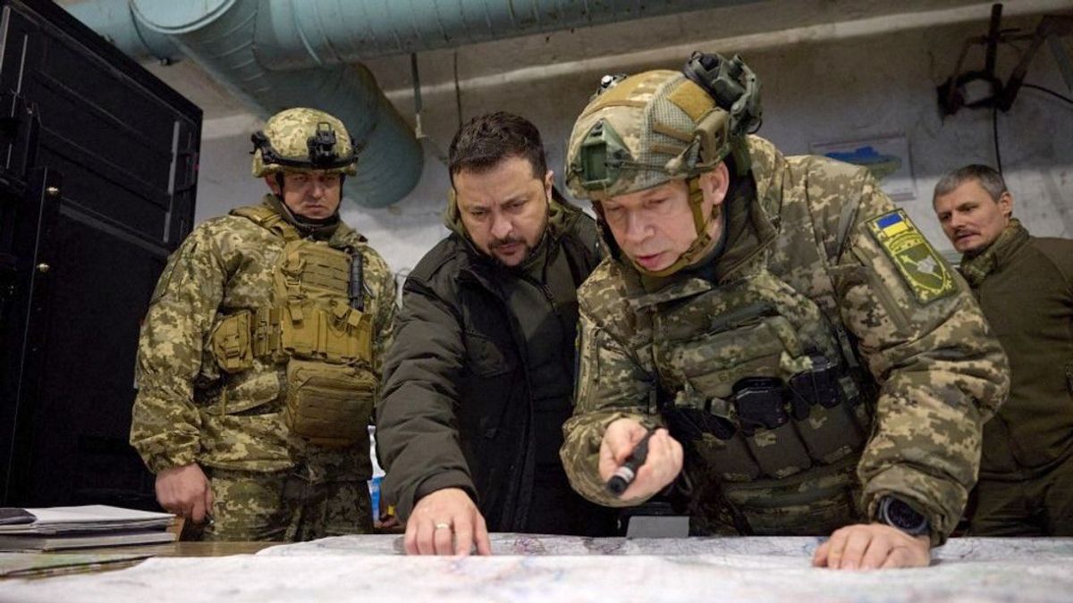 Volodimir Zelenszkij menesztette az ukrán légierő parancsnokát