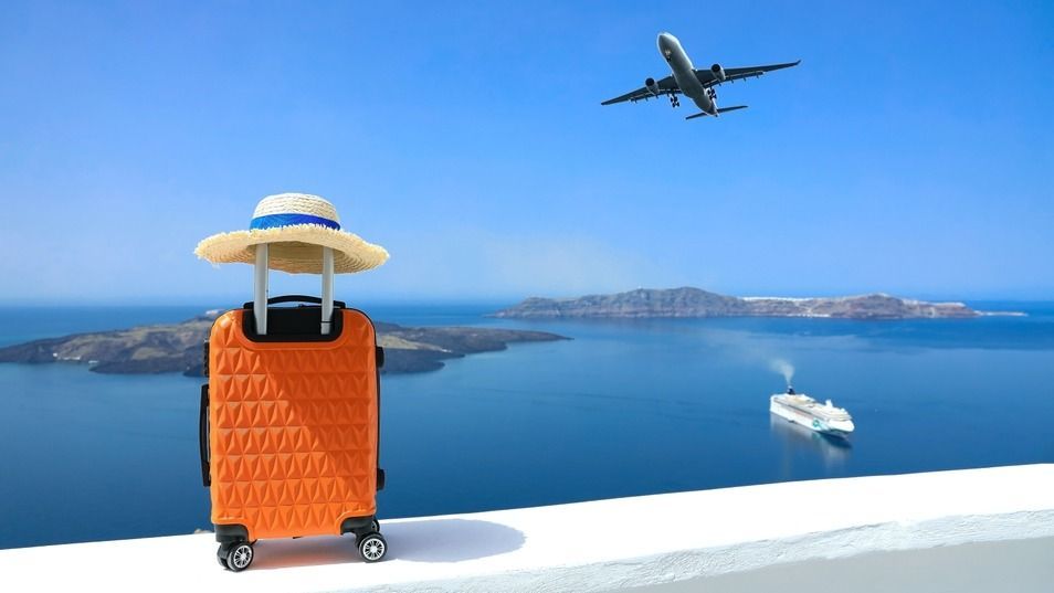 Banner,Of,Travel,Concept,With,Orange,Luggage,And,Hat,As