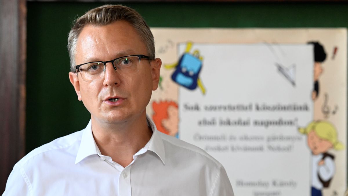 A magyar lakosság körében több tankönyvet osztanak ki ingyenesen az idei tanévkezdésre