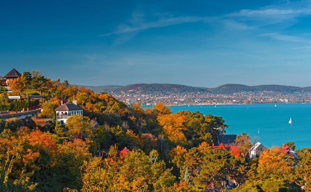 Tihany,,Hungary,-,20,October,,2018:,View,On,Lake,Balaton
ősz, időjárás