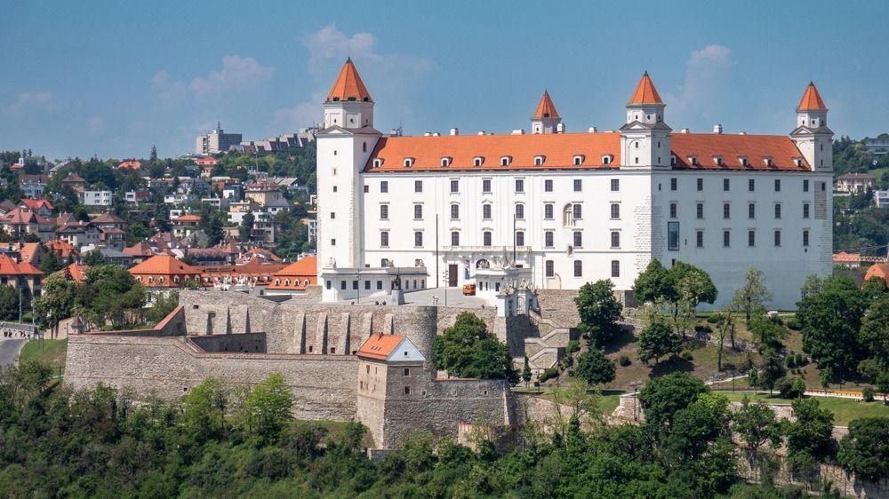 Bratislava,,Slovakia.,Bratislava,Castle,Is,Built,On,A,Hill,Above Szlovákia Pozsony