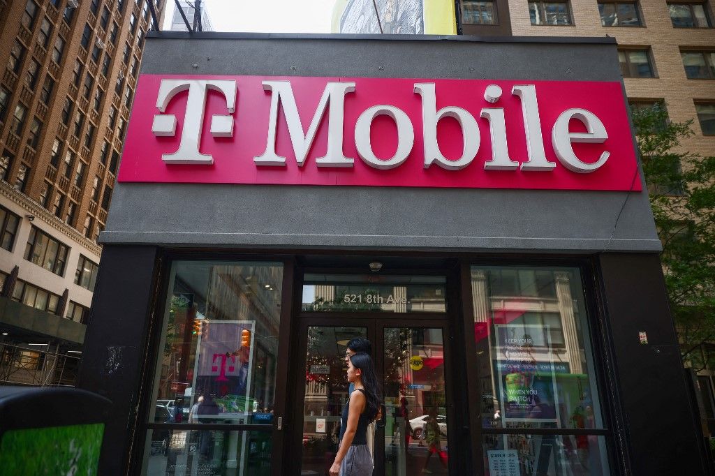 T-Mobile, mesterséges intelligencia, Business And Economy In New YorkT-Mobile store in Manhattan, New York City, United States of America on July 16th, 2024. (Photo by Beata Zawrzel/NurPhoto) (Photo by Beata Zawrzel / NurPhoto / NurPhoto via AFP)