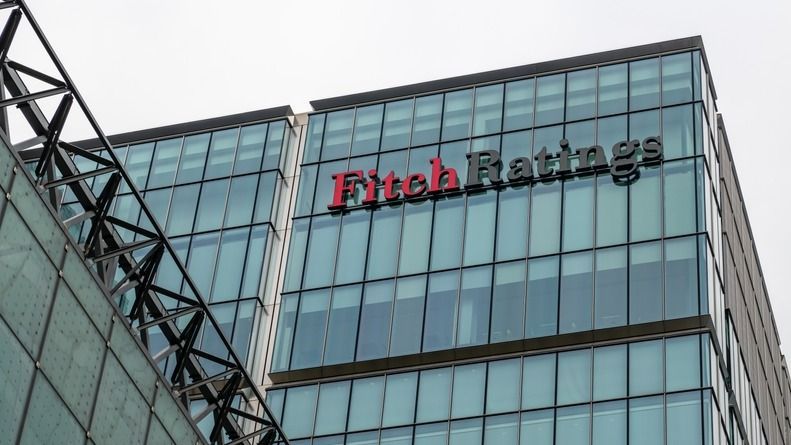London.,Uk-03.30.2022.,The,Offices,And,Signage,Of,The,American,Rating román fitch