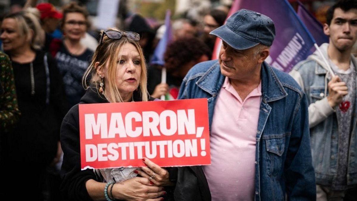 Megalakult a francia kormány, jönnek a reakciók: „az új Macron-katasztrófafilm szereplőgárdája ismert”