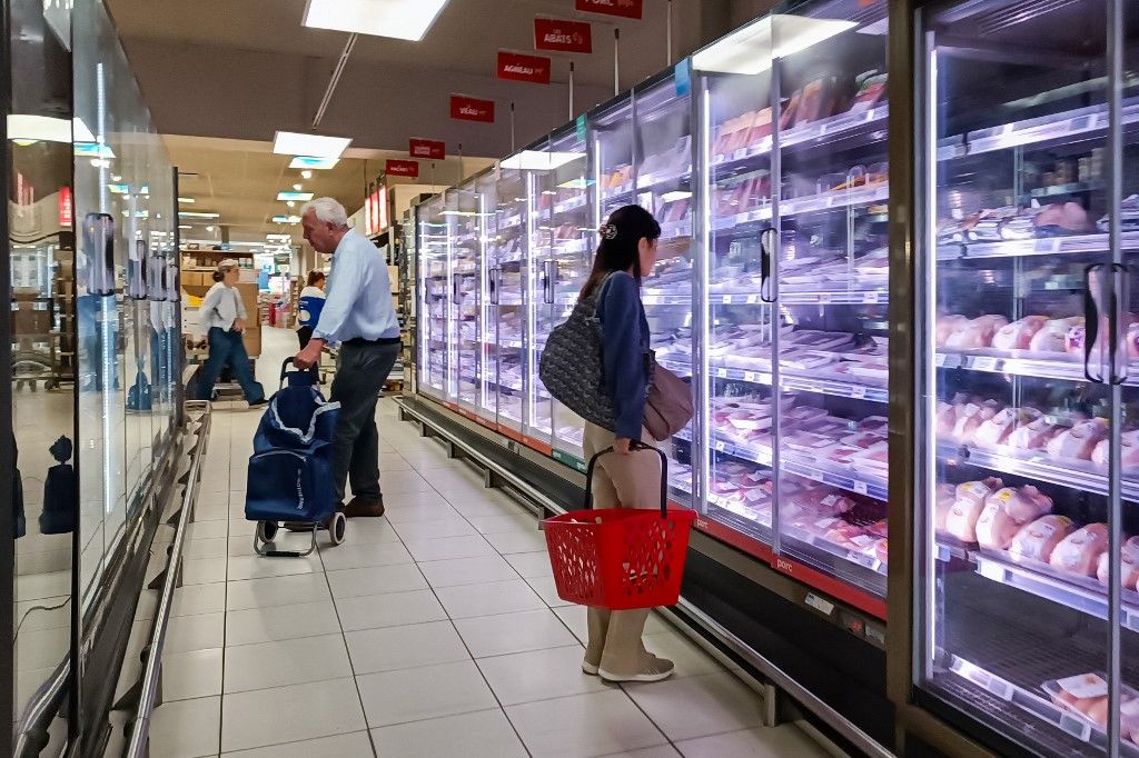 FRA-PARIS-ILLUSTRATION-SUPERMARKET
Az európai vásárlók inkább élelmiszerre költöttek, mint benzinre.