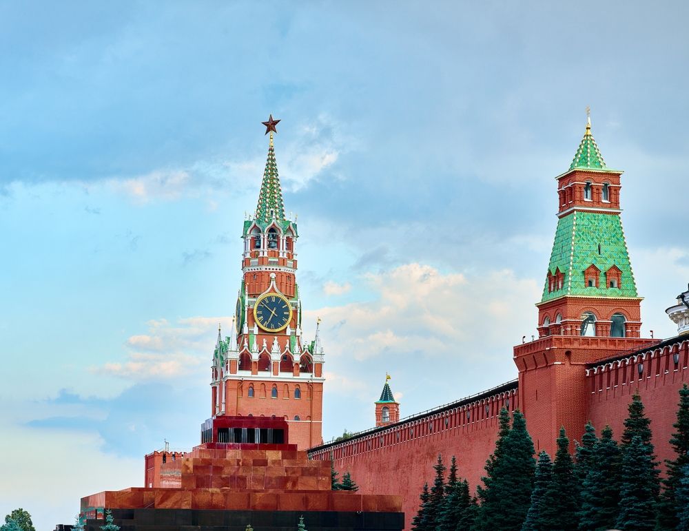 Spasskaya,Tower,Of,The,Moscow,Kremlin,On,The,Background,Of, nukleáris elrettentés