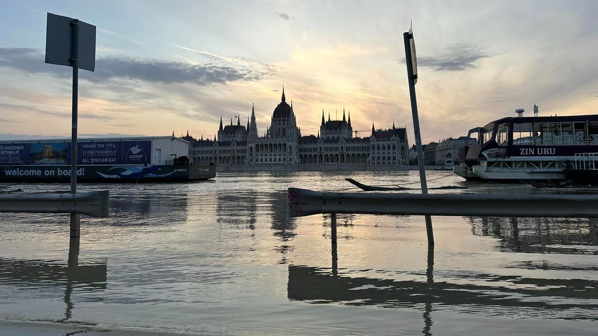 A budai alsó rakpart már szerdára elesett