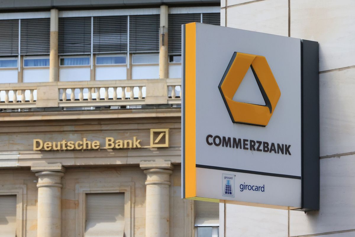 Commerzbank AG Prepares Defense for Possible UniCredit Takeover