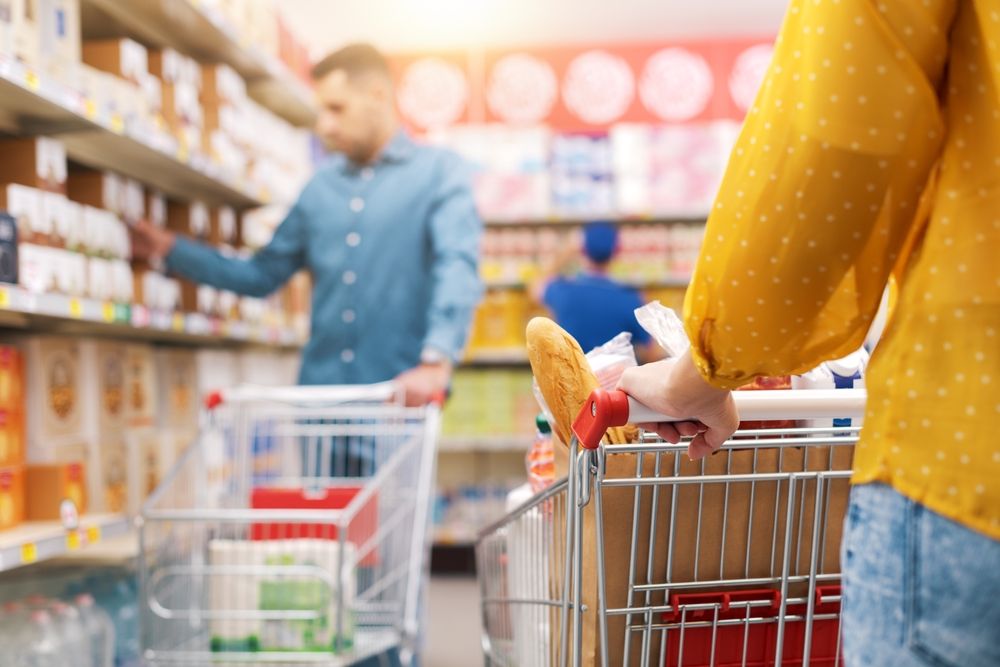 Supermarket,Interior,With,Shelves:,People,Doing,Grocery,Shopping,,Selective,Focus