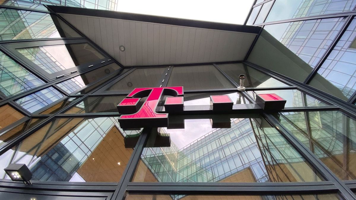 Tovább emelkedik a Magyar Telekom 