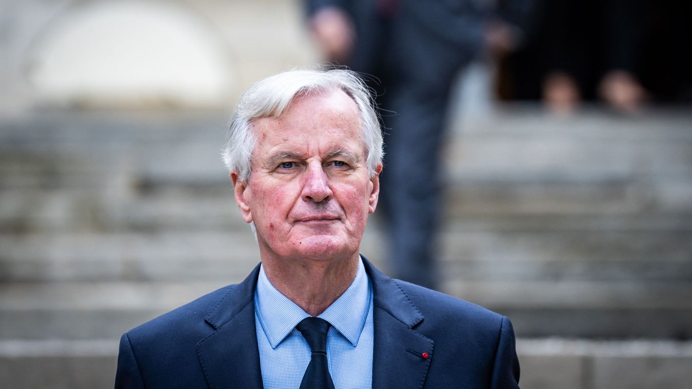 FRANCE-POLITICS-MEETING-GOVERNMENT-GROUP-PHOTO Michel Barnier francia miniszterelnök