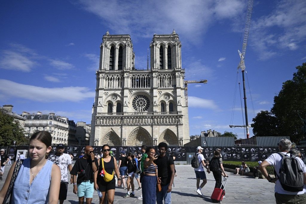 FRANCE-PARIS-2024turizmusnyaralásmagyar turista ősz