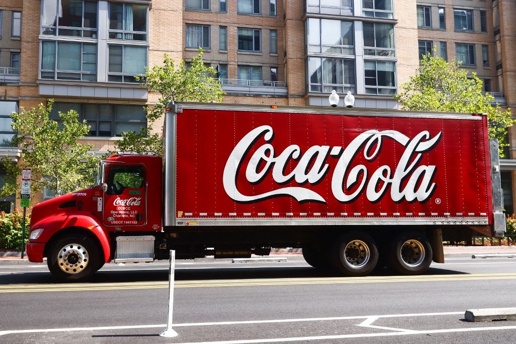 tőzsdei Coca-Cola truck in Washington, DC in the United States of America on July 9th, 2024. (Photo by Beata Zawrzel/NurPhoto) (Photo by Beata Zawrzel / NurPhoto / NurPhoto via AFP)