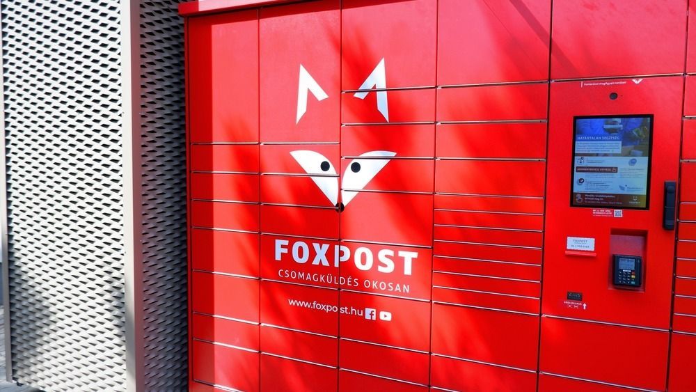 Budapest,,Hungary,-,April,10,,2022:,Red,Foxpost,Parcel,Machine