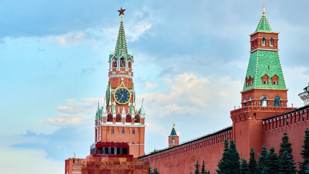 Spasskaya,Tower,Of,The,Moscow,Kremlin,On,The,Background,Of