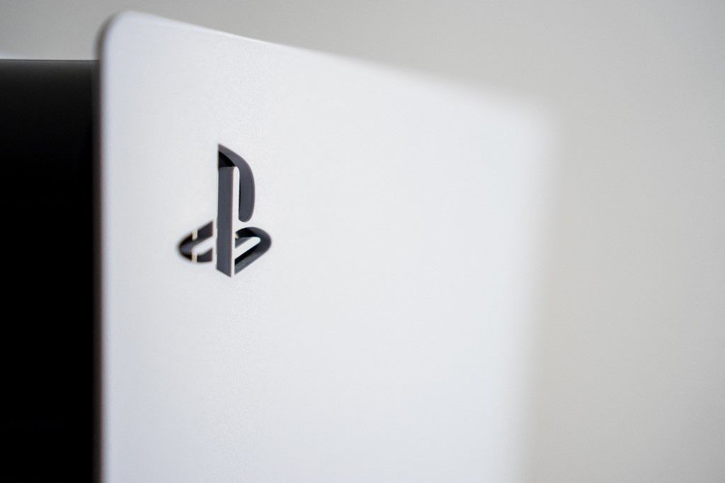 Video Games - Sony PlayStation 5 Stock Photos, A PS5 lemezmeghajtós változata fényévekkel jobban fogy, mint a digitális verzió