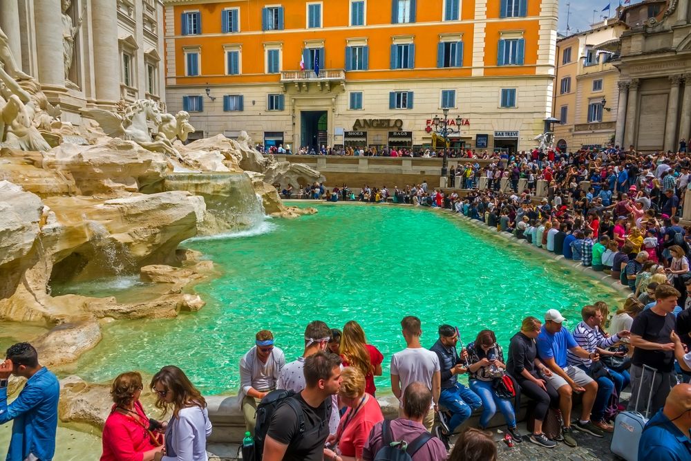 The,Trevi,Fountain,Is,A,Fountain,In,The,Trevi,District
A római Trevi-kút. A túlturizmus miatt a városvezetés csak jegy ellenében engedné megtekinteni a szökőkutat.