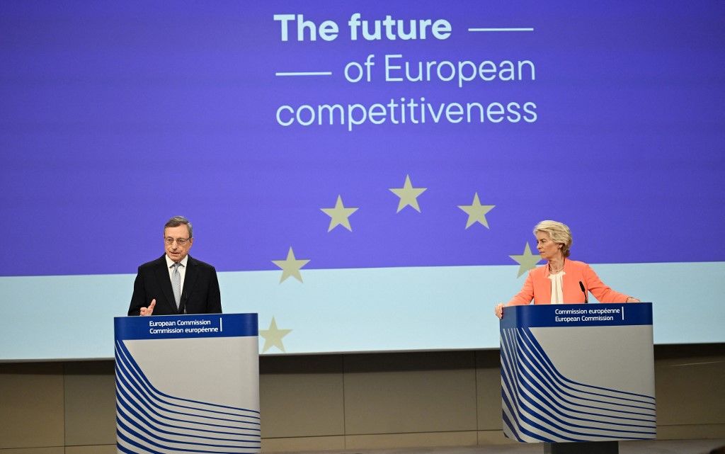 BRUSSELS, BELGIUM - SEPTEMBER 09: President of the European Commission Ursula von der Leyen (R) and Former Prime Minister of Italy, Mario Draghi (L) hold a press conference in Brussels, Belgium on September 09, 2024. Dursun Aydemir / Anadolu (Photo by Dursun Aydemir / ANADOLU / Anadolu via AFP)