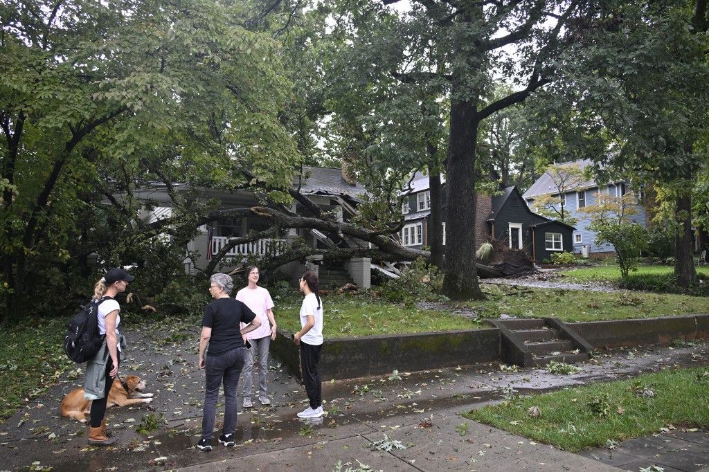 Hurricane Helene strikes Southeast in U.S.