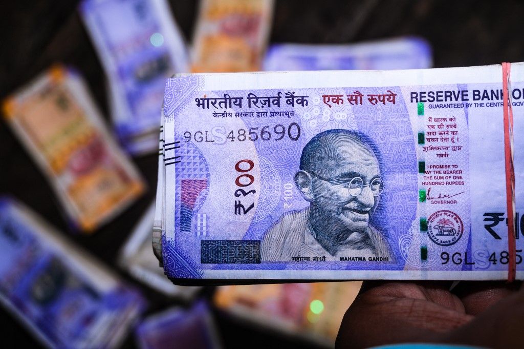 kötvény The Indian Rupee Ended Slightly Weaker As U.S. Dollar