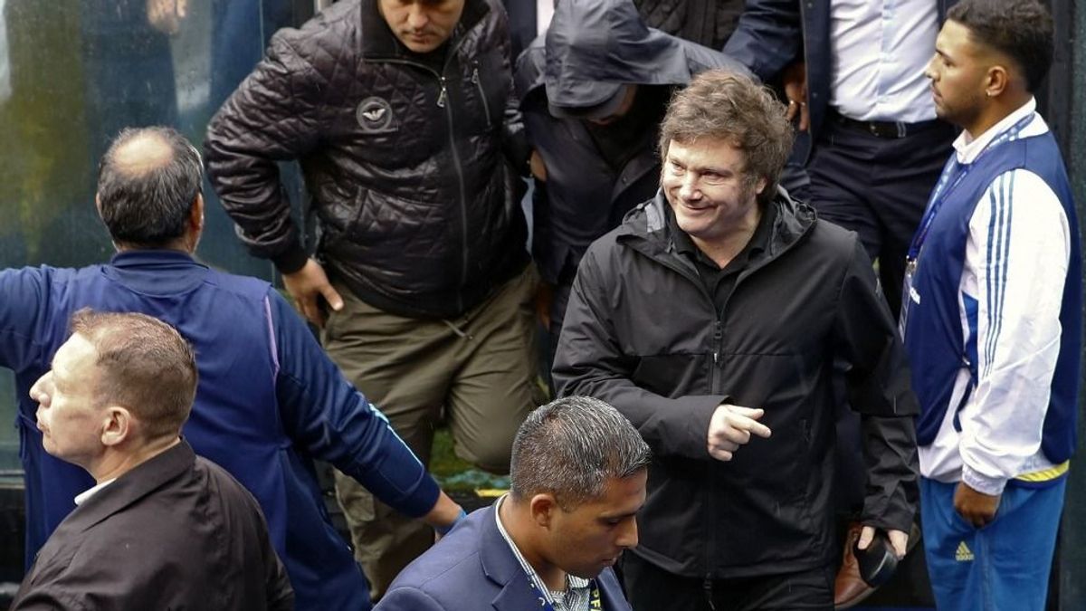 A bíróság bemutatott az argentin államfőnek, a foci nem eladó