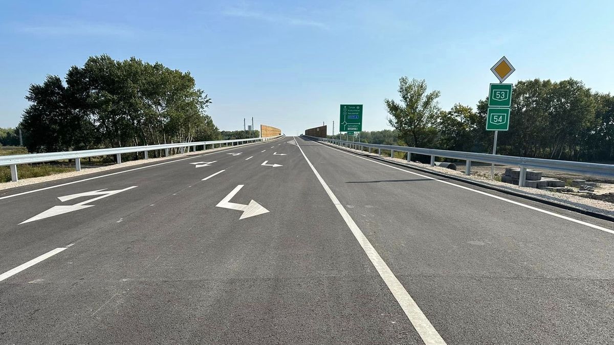 Útépítés: átadták a soltvadkerti elkerülő út első szakaszát – fotók