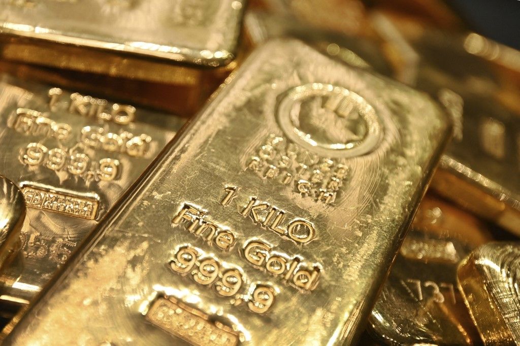 1kg kg gold bars worth approx. 60,000 euros each, gold, fine gold 999.9 precious metal, investment, property recording in the vault of Goldhaus Pro Aurum in Munich. ? (Photo by Frank Hoermann / SVEN SIMON / SVEN SIMON / dpa Picture-Alliance via AFP)