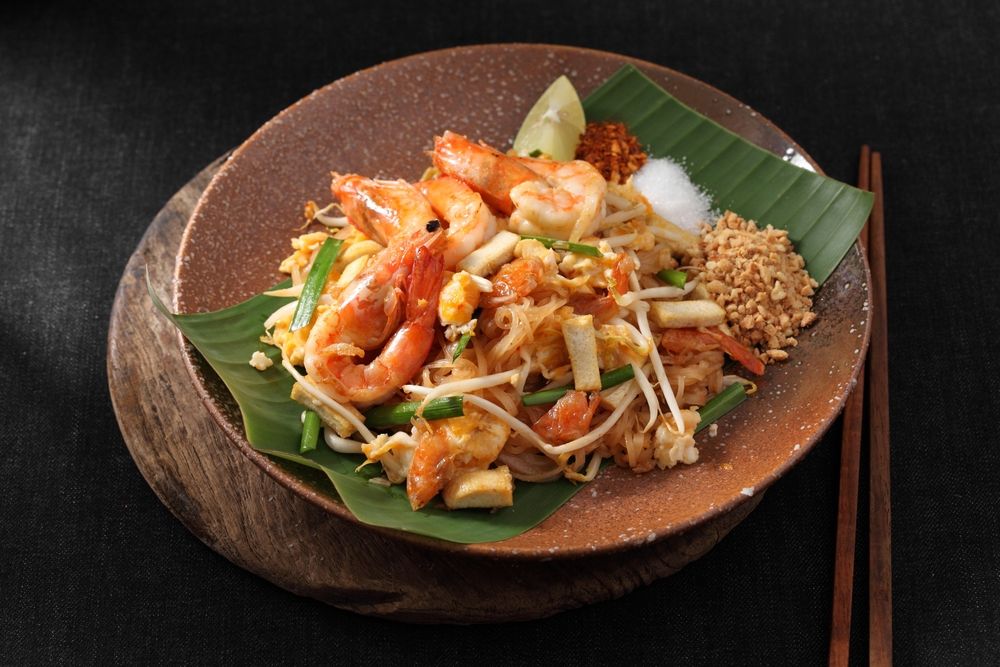 Pad,Thai,Popular,Street,Food,,Original,Thai,Food,On,A