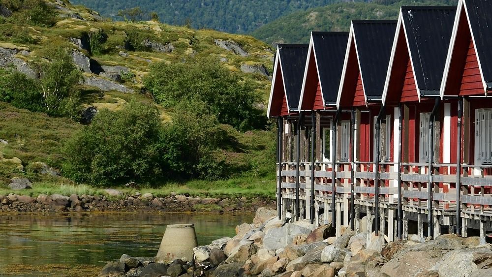 Terraced,Holiday,Home,With,Lake,View