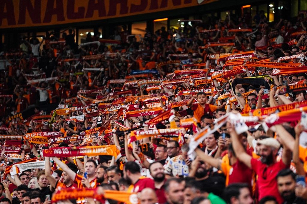 Galatasaray v Young Boys - UEFA Champions League play-off, szurkoló