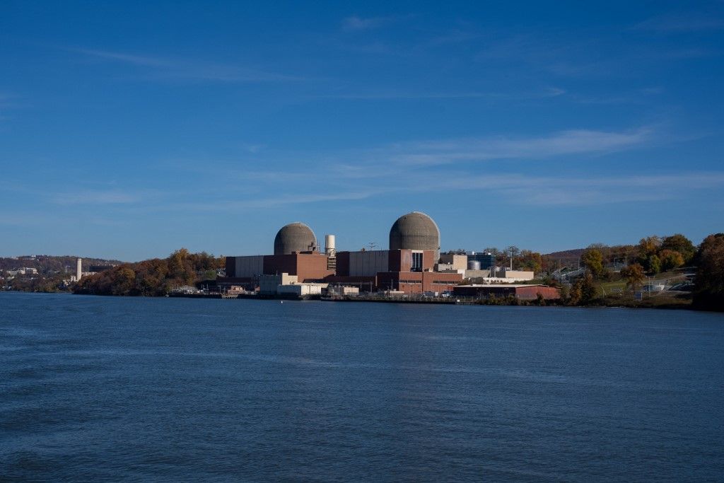 urán View of the nuclear power plant, Indian Point Energy Center along the Hudson as seen from a sightseeing boat aboard Seastreak’s Commodore on October 30, 2022 in New York City, USA. (Photo by John Nacion/NurPhoto) (Photo by John Nacion / NurPhoto / NurPhoto via AFP)