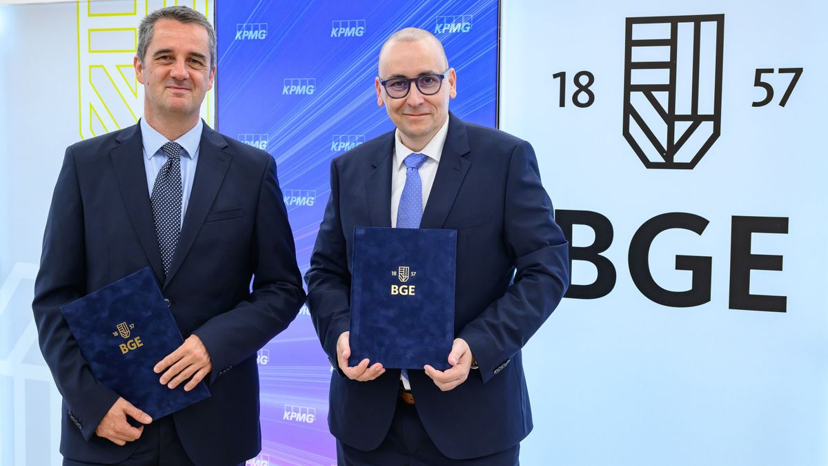 Az egyik legnagyobb multinacionális cég beállt a Budapesti Gazdasági Egyetem mögé