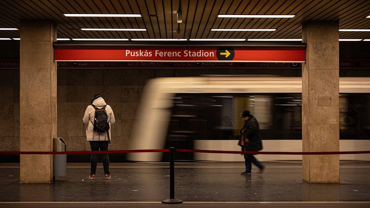 Budapest, 2023. december 5.A BKK M3-as metrószerelvénye érkezik a Puskás Ferenc Stadion megállóba, előtte utasok várakoznak a felszállásra.MTVA/Bizományosi: Róka Dániel ***************************Kedves Felhasználó!Ez a fotó nem a Duna Médiaszolgáltató Zrt./MTI által készített és kiadott fényképfelvétel, így harmadik személy által támasztott bárminemű – különösen szerzői jogi, szomszédos jogi és személyiségi jogi – igényért a fotó szerzője/jogutódja közvetlenül maga áll helyt, az MTVA felelőssége e körben kizárt.
árvíz