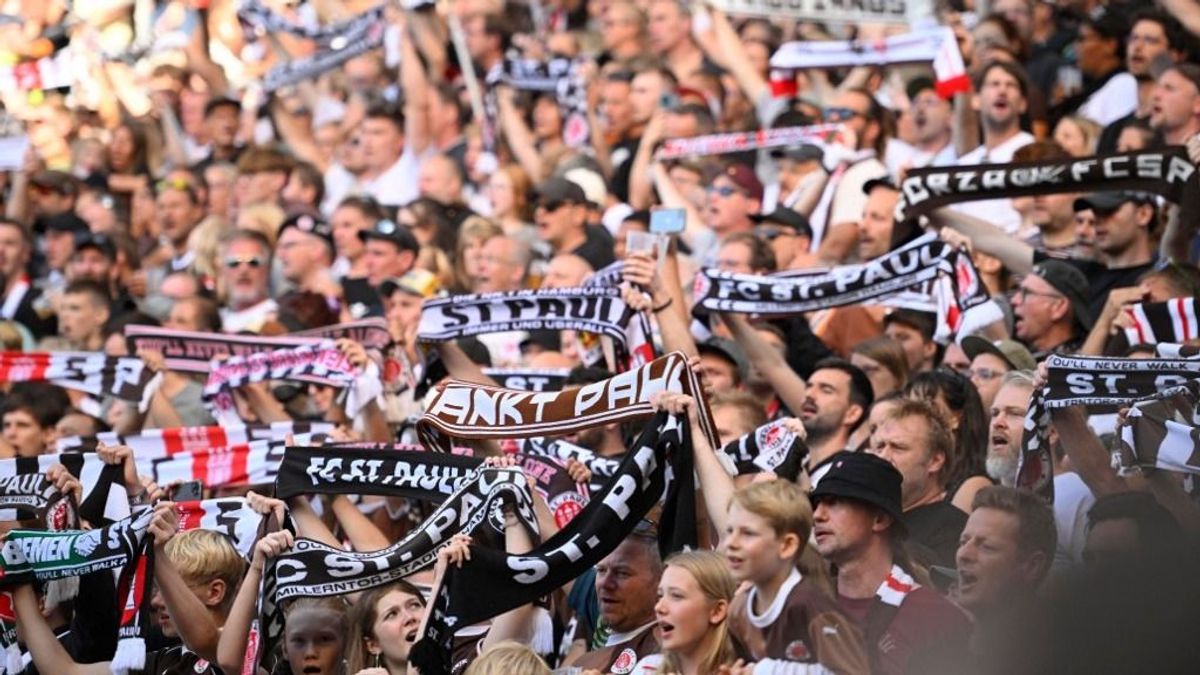 Futballforradalom a St. Paulinál: szurkolóinak adja stadionja tulajdonjogát a német csapat