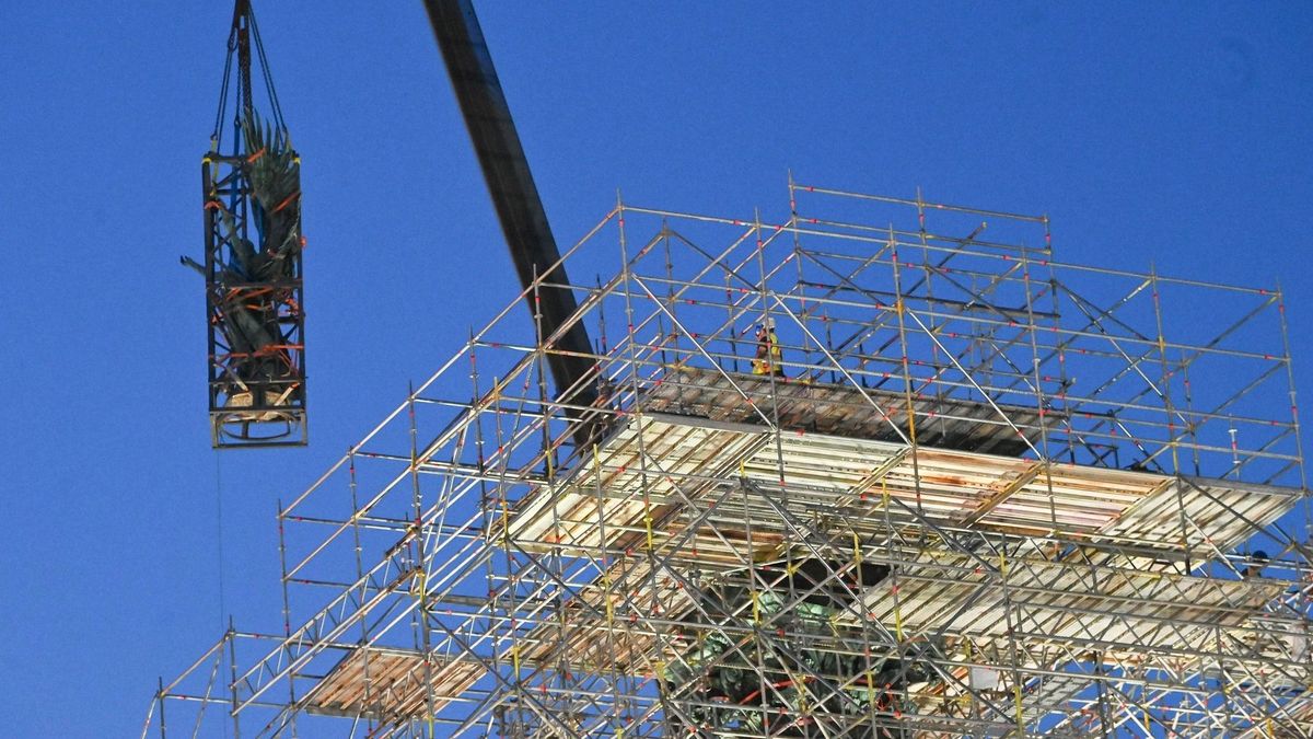 Nem mindennapi felvételek: 120 év után először történt ilyen a Hősök terén