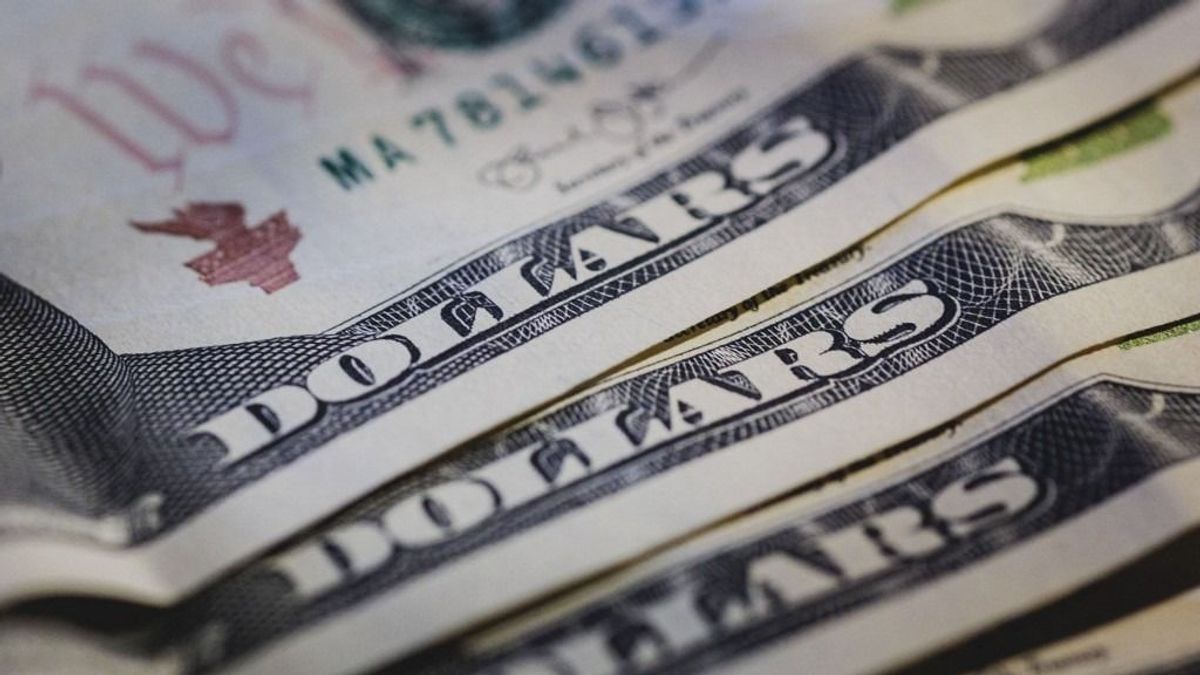 Felrobbantotta a devizapiacot a Fed, faltól falig csapong a forint, a dollár és az euró is